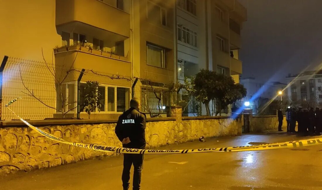 Tuzla'da 4 katlı bir bina, kolonlarındaki çatlaklar nedeniyle çökme riski