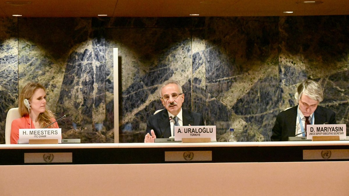 Ulaştırma ve Altyapı Bakanı Uraloğlu, ulaşımın geleceği hakkında önemli değerlendirmelerde