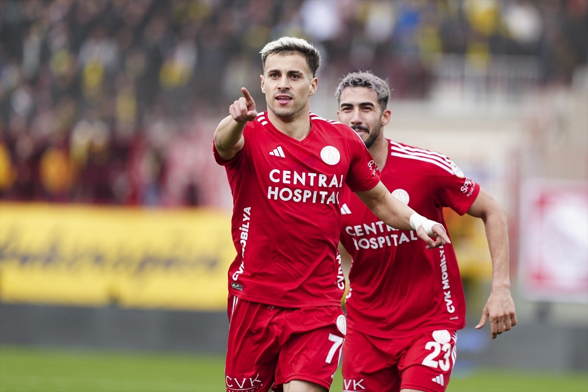 Ümraniyespor, Ankaragücü'nü 2-1 Yenerek İkinci Galibiyetini Aldı