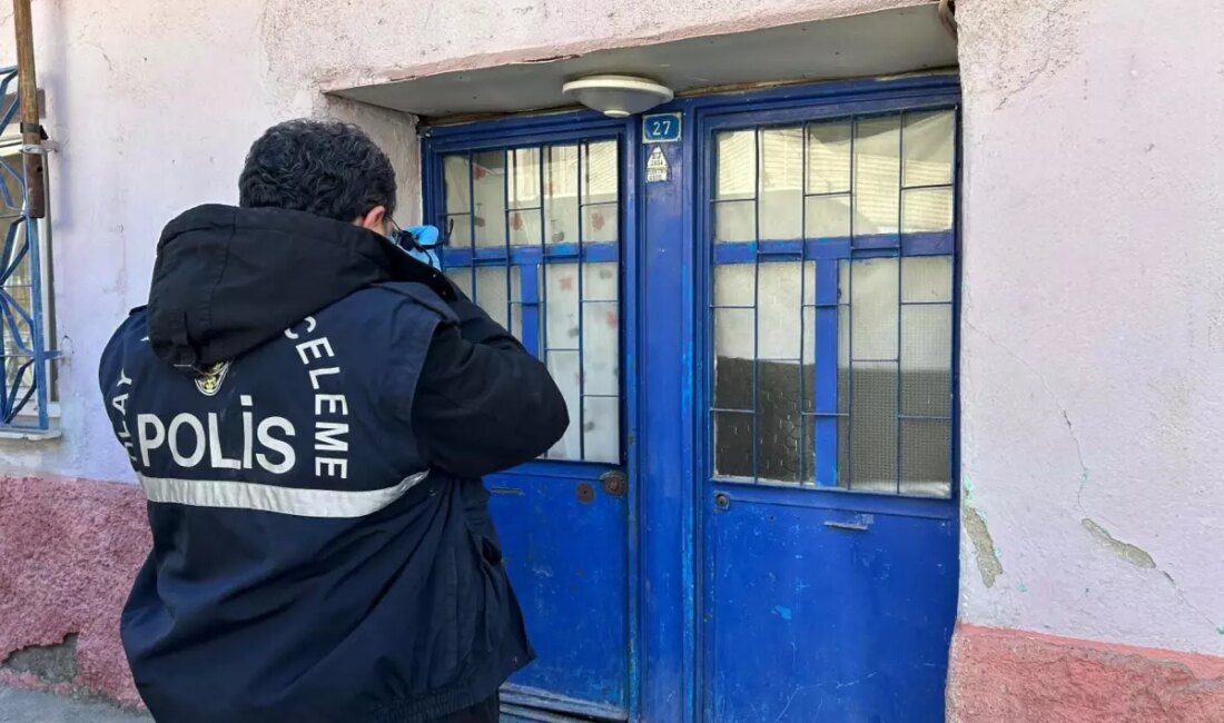 Uşak'ta yaşanan trajik bir olayda, bir oğul babasını bıçakladı. Olayın