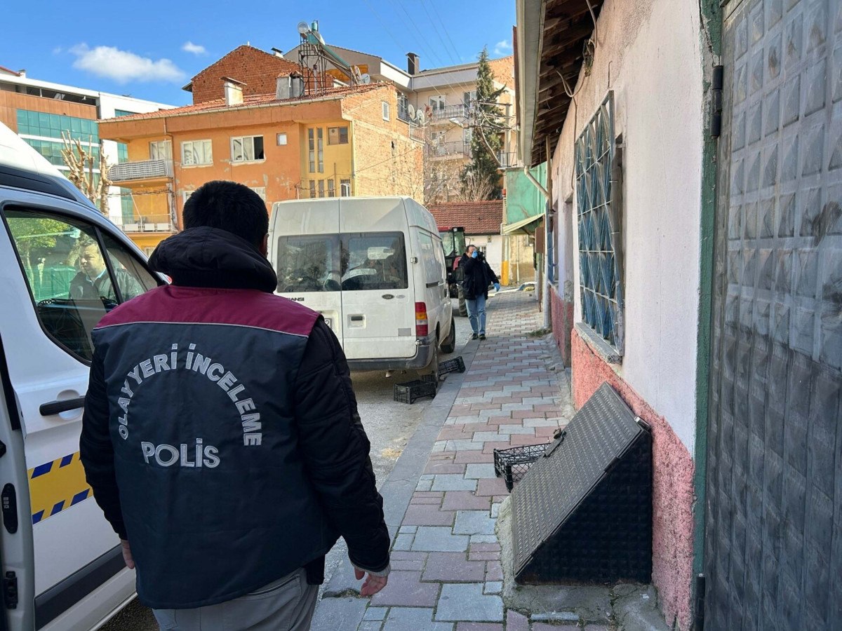 Uşak'ta Oğul Babayı Bıçaklayarak Öldürdü