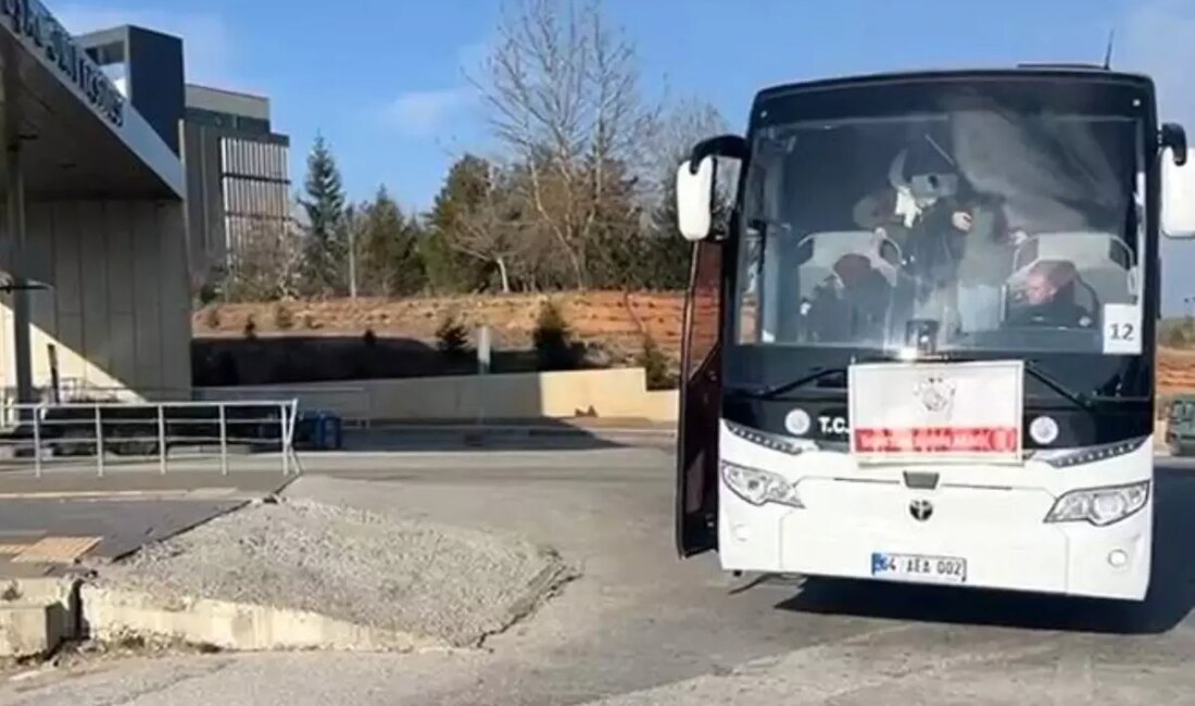 Uşak'ta otobüs hat sahiplerinin grevi, ulaşım sorunlarını derinleştiriyor. Yolcuların günlük