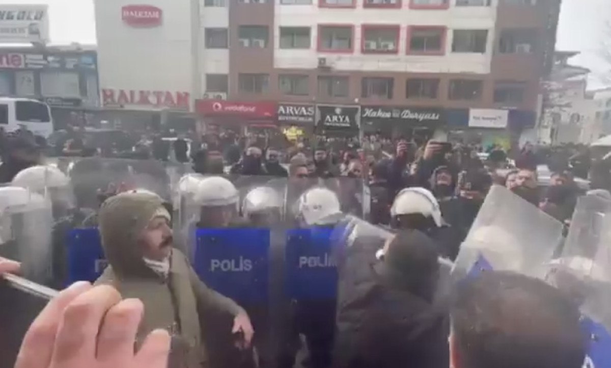 Van'da DEM Parti'nin İzinsiz Yürüyüşüne Polis Engeli