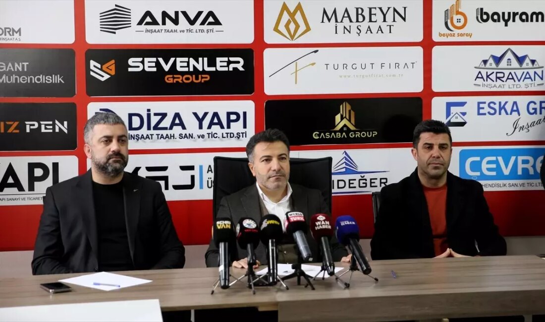 Vanspor FK Başkanı Erol Temel, spor camiasında yaşanan haksızlıklara karşı