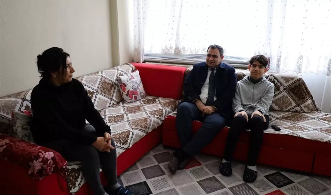 Vize Kaymakamı'nın aile ziyaretleri ve "Hoş Geldin Bebek" projesi ile