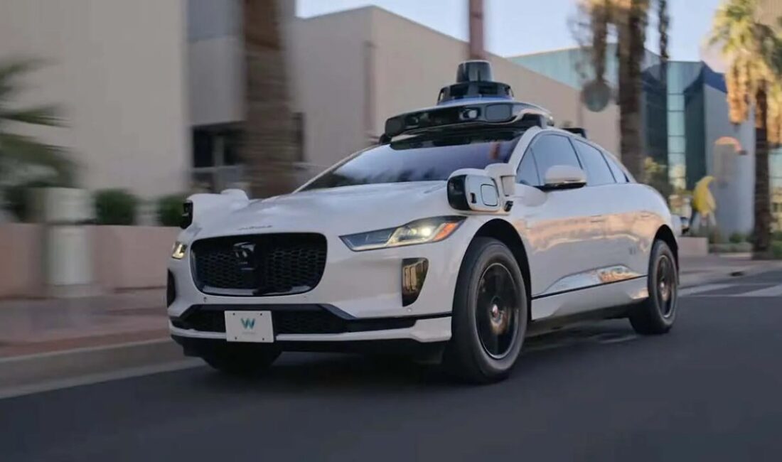 Waymo, robotaksi hizmetini genişletme planlarıyla geleceğin ulaşımını şekillendiriyor. Yeni bölgelerde