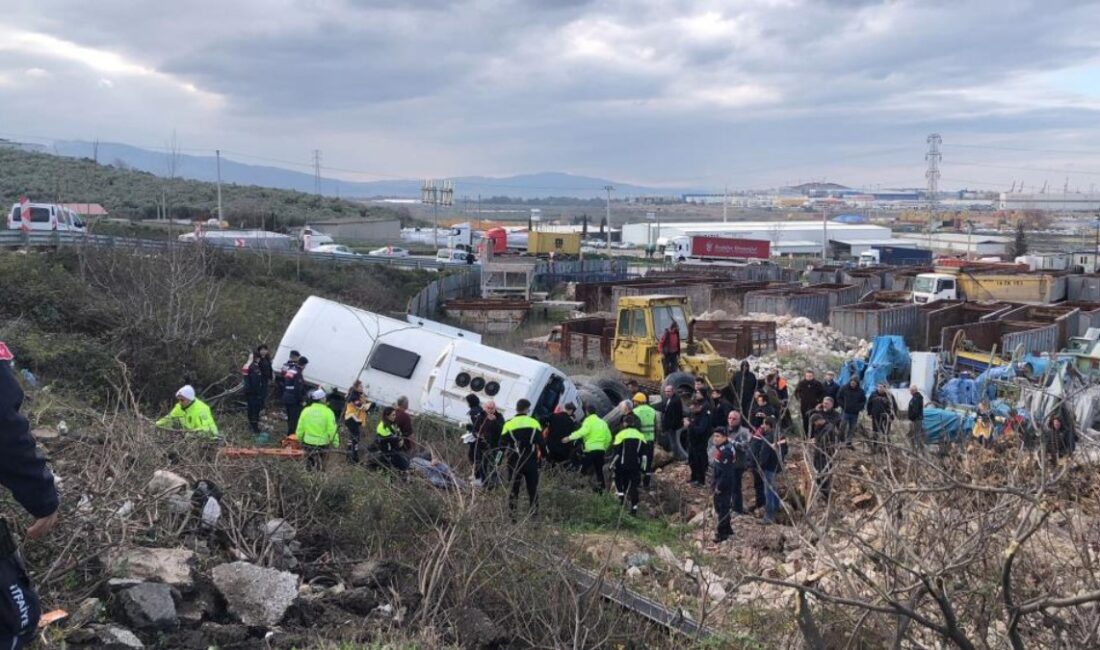 Yalova-Bursa yolunda meydana gelen feci kazada 15 kişi yaralandı. Olayın