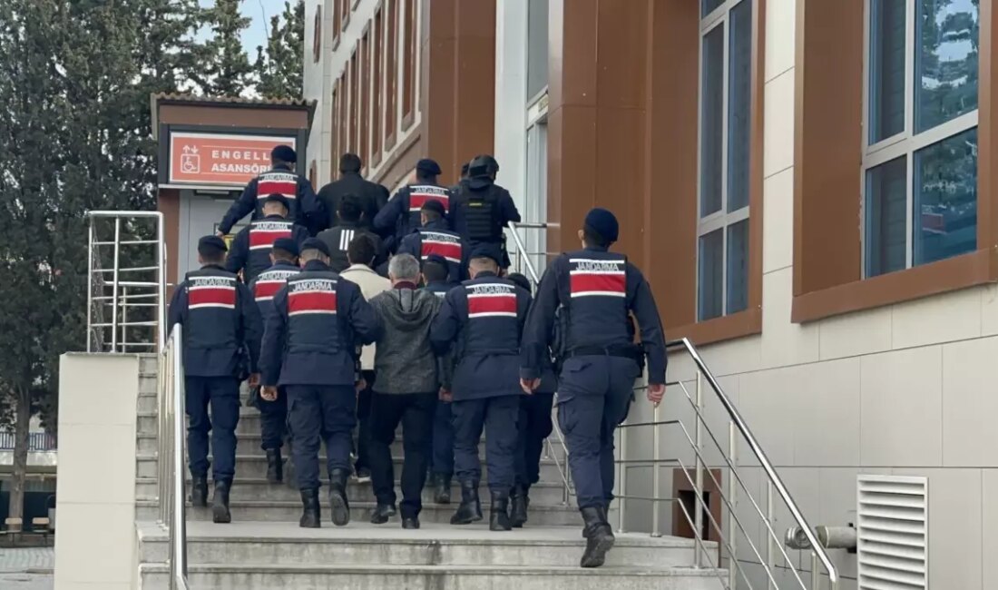 Yalova'da içme suyu arıtma tesisinde meydana gelen köpüklenme olayı sonucunda