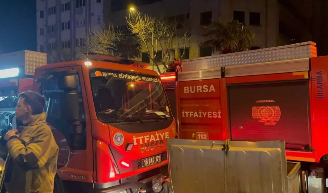 Bursa'nın Osmangazi ilçesinde bir iş hanında çıkan yangın sonrası yapılan