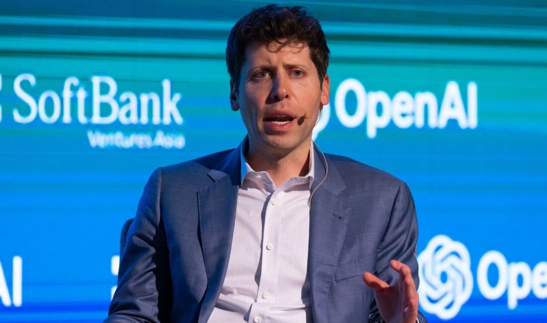 Yapay zeka teknolojisinin geleceği üzerine Sam Altman'ın öngörülerini keşfedin. Bu
