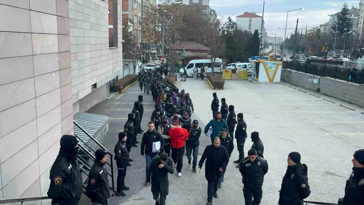 Yasa dışı bahis operasyonunda 24 şüpheli tespit edildi. Güvenlik güçleri