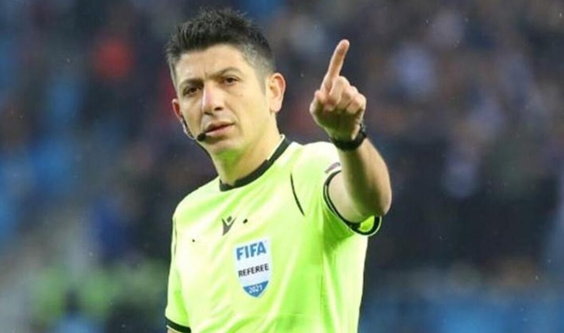 Türk futbolunun önemli isimlerinden Yaşar Kemal, uzun yıllar süren hakemlik