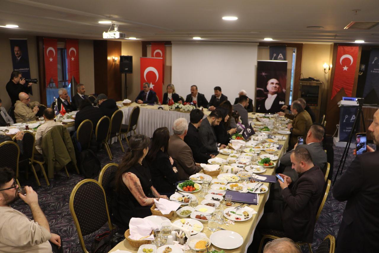 Samsun'da Anahtar Parti Genel Başkanı Yavuz Ağıralioğlu Basın Toplantısı Düzenledi
