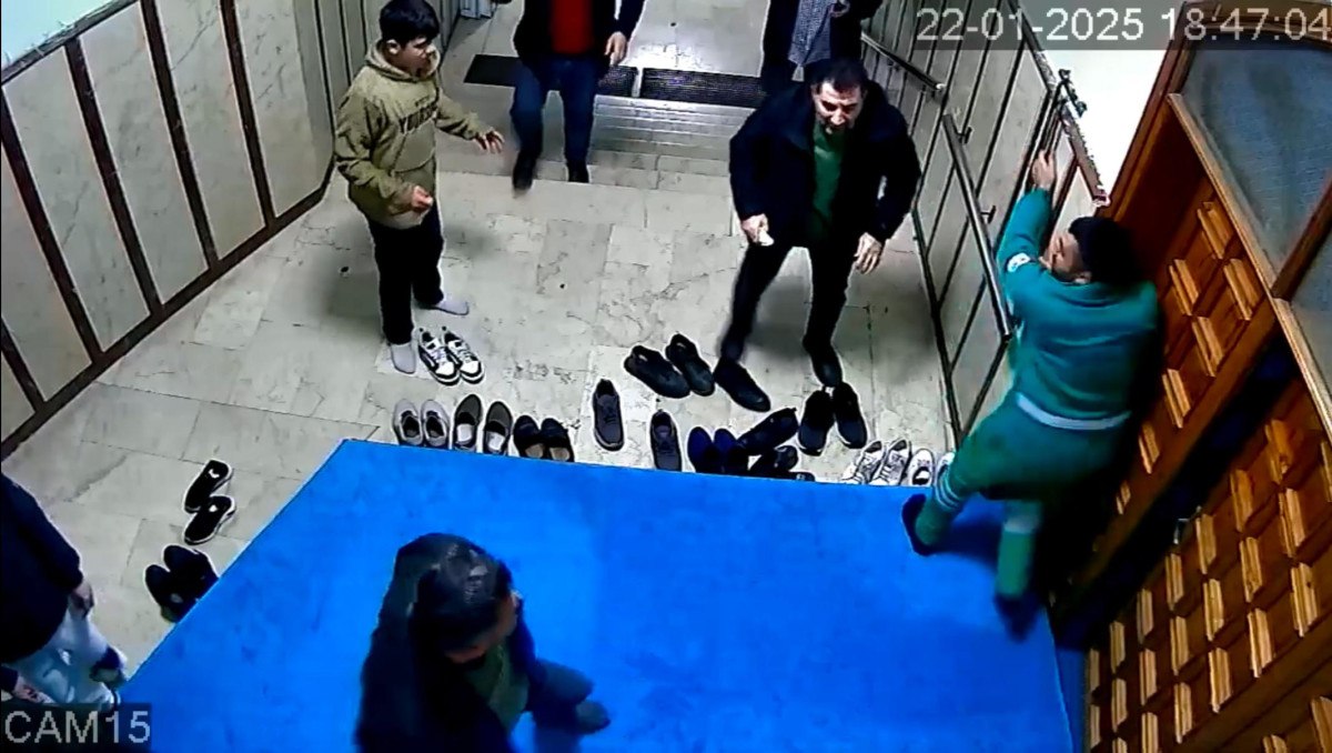 Yavuz Özden'in Cami Tuvaletindeki Şiddet Olayı