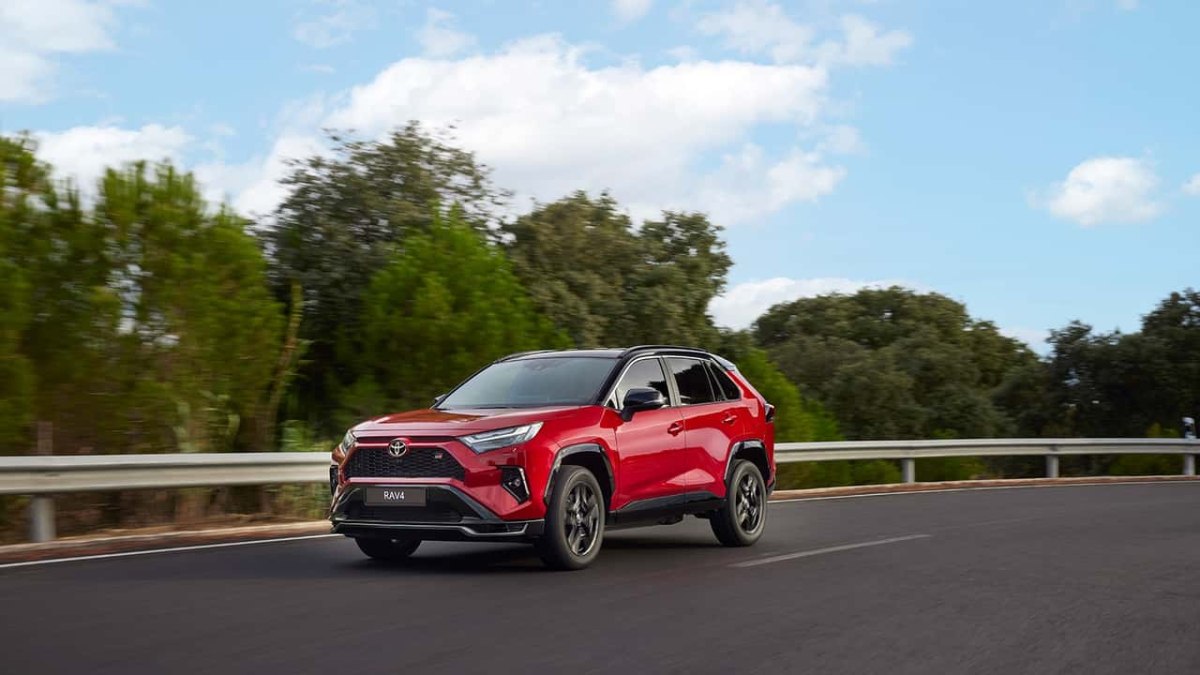 Yeni Toyota RAV4 GR SPORT, Türkiye pazarında tanıtıldı! Performansı ve