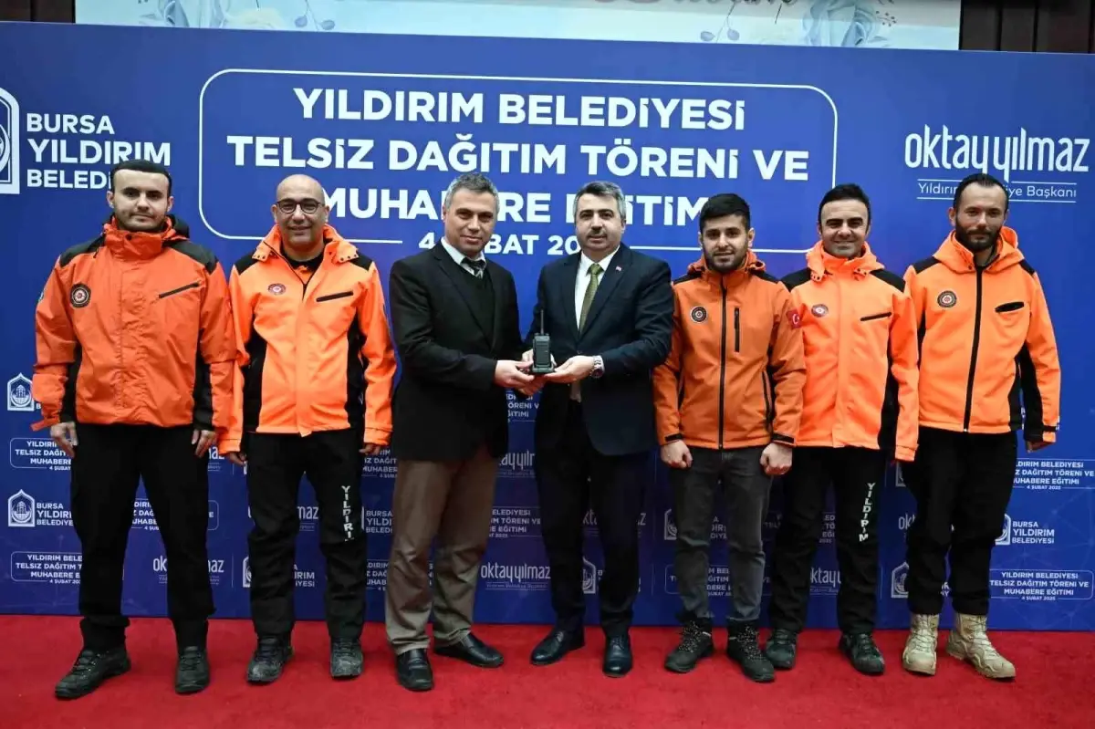 Yıldırım Belediyesi, telsiz dağıtım töreni ve muhabere eğitimi ile iletişim