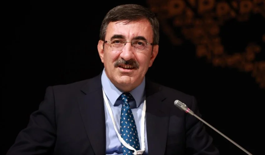 Cumhurbaşkanı Yardımcısı Cevdet Yılmaz, önümüzdeki periyotta dezenflasyon sürecinin kesintisiz sürmesine
