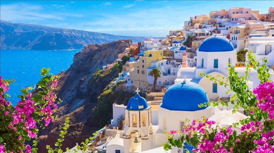 Yunanistan Santorini Adası'nda Sismik Hareketlilik: 10 Deprem Kaydedildi
