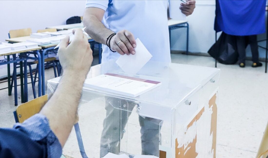 Yunanistan'da Cumhurbaşkanlığı seçimleri, belirsizlik ve tartışmalarla dolu bir çıkmaza girdi.