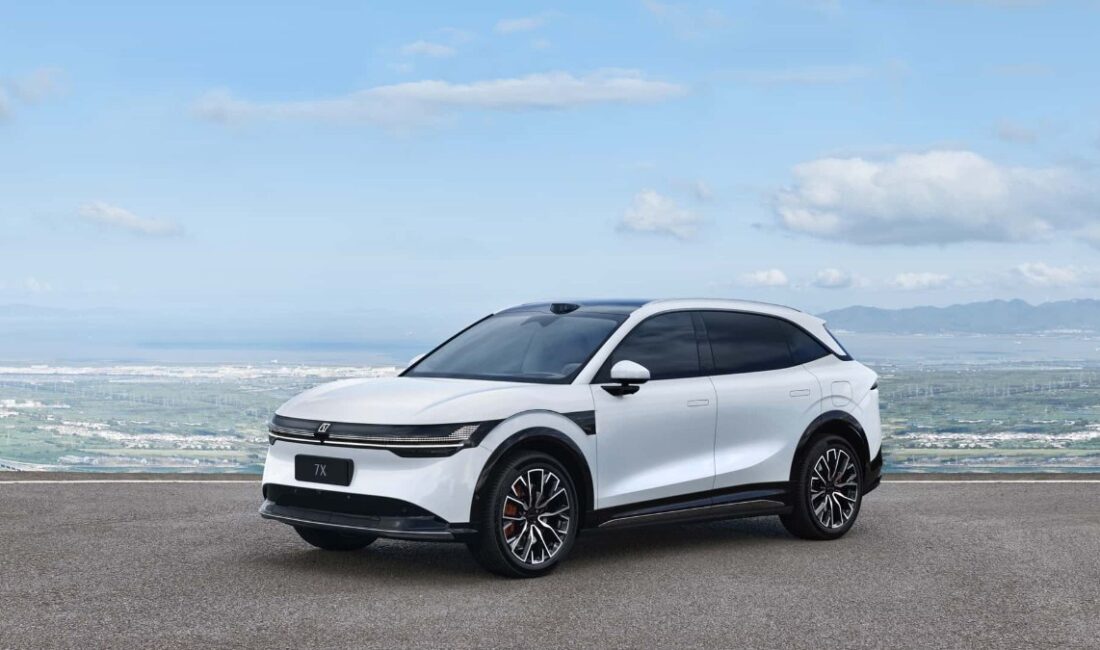Zeekr 7X, dünyanın en hızlı şarj olan elektrikli aracı olarak