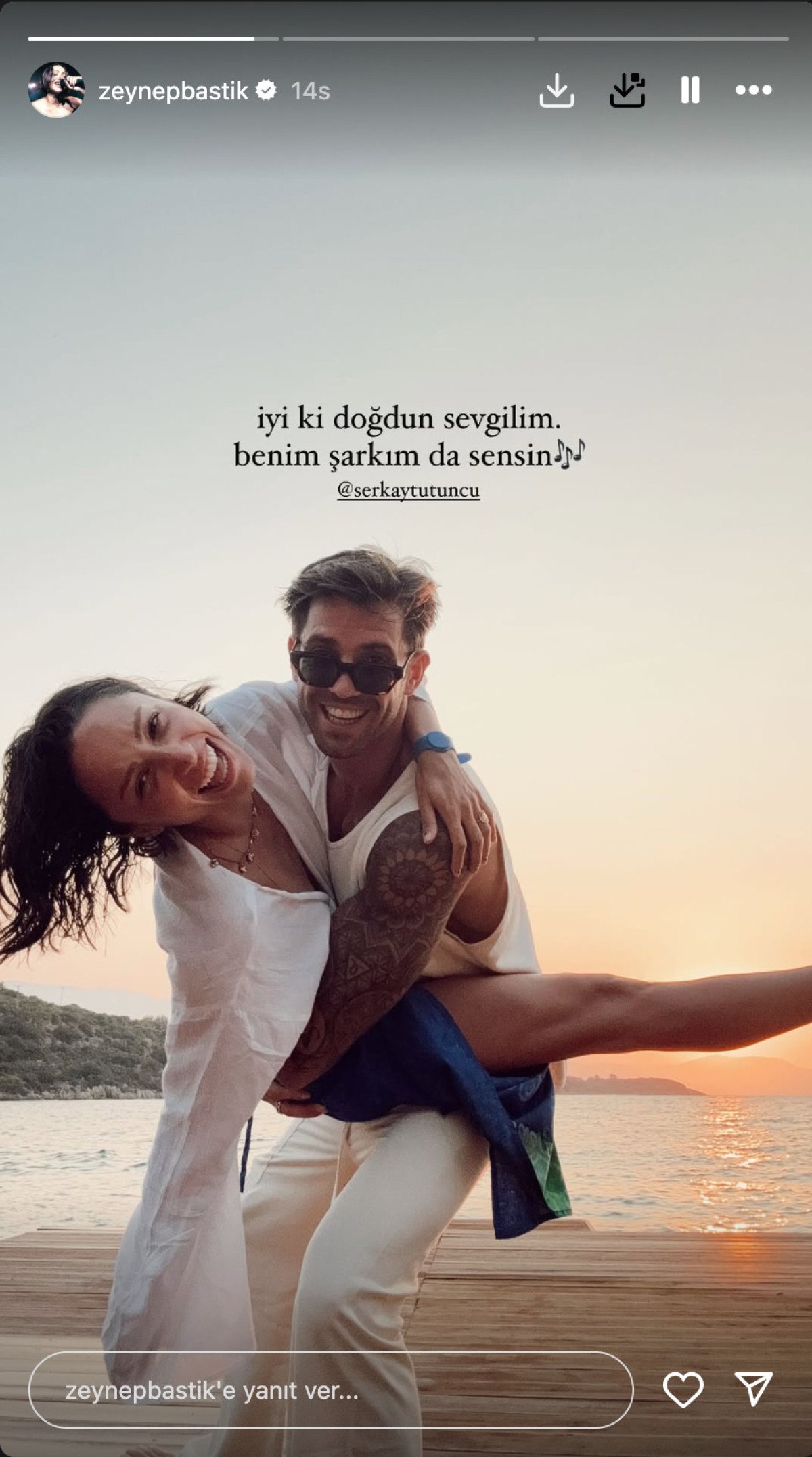 Zeynep Bastık ve Serkay Tütüncü'nün Romantik Kutlaması