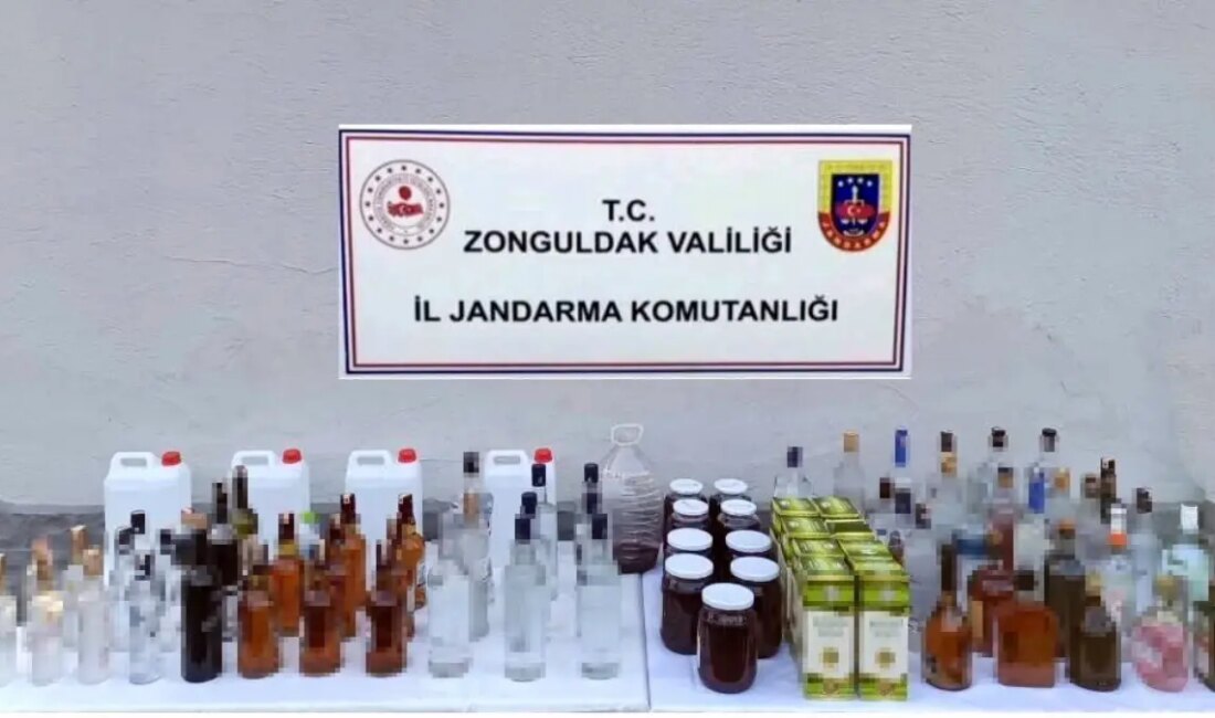 Zonguldak'ta gerçekleştirilen sahte alkol operasyonunda büyük miktarda sahte içki ele