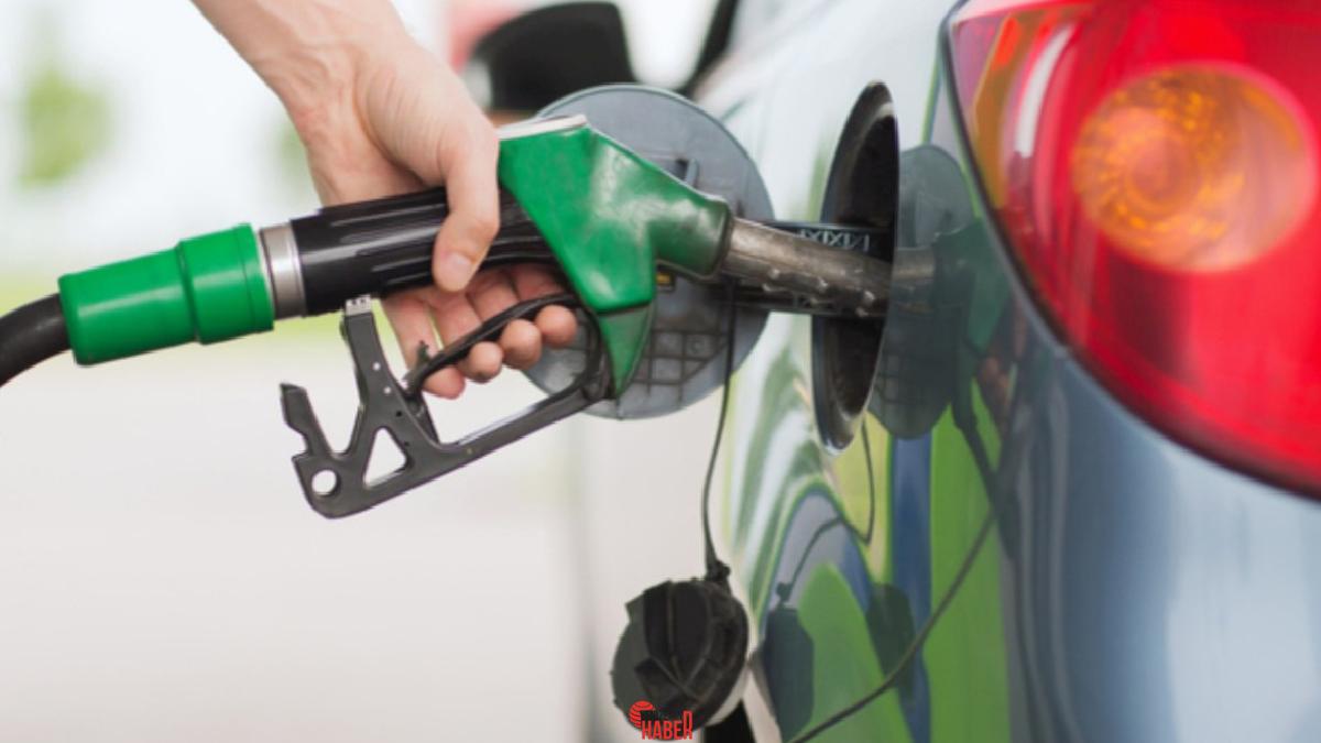 Akaryakıtın litre fiyatına ortalama 1 lira 04 kuruş indirim, motorinin