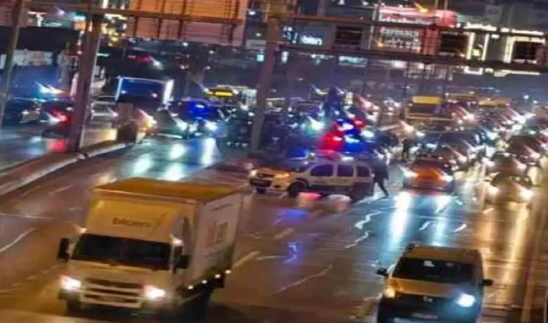 Esenyurt'ta polisin 'dur' ihtarına uymayan alkollü şoför kovalamaca sonucu durduruldu,