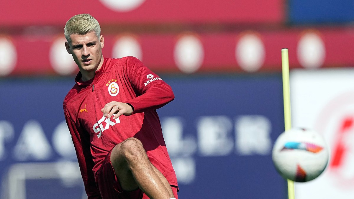 Galatasaray'ın İspanyol golcüsü Alvaro Morata yeni imajıyla dikkat çekti. Morata'nın