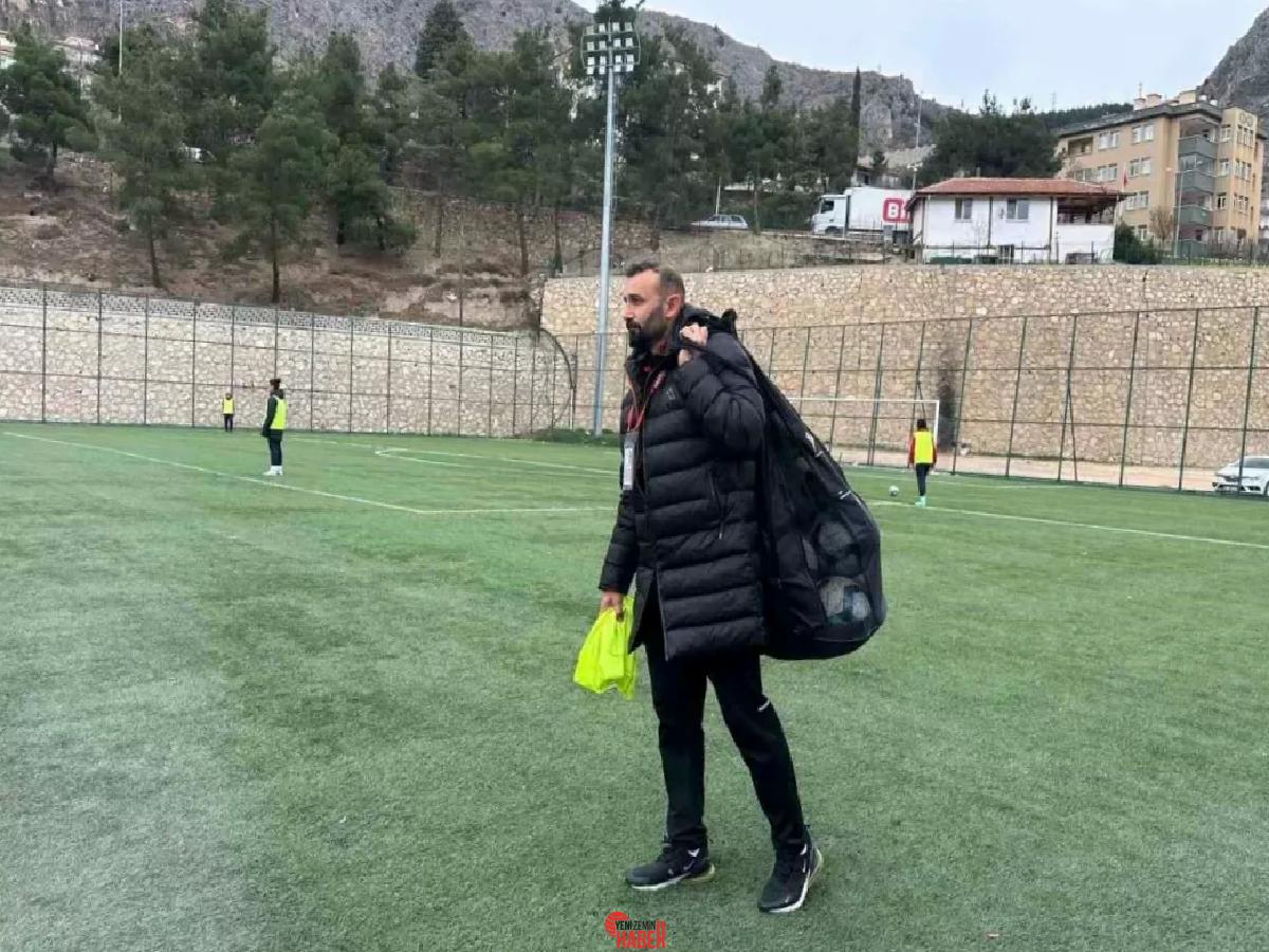 Amasya'nın kadın futbol takımı Amasisspor, 3. Lig'de 2. sırada çaba