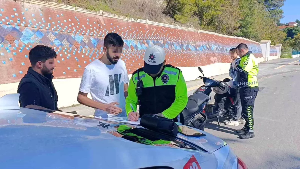 Antalya'da kimlik sahtekarlığı tespit edilen şoföre 38 bin 347 TL