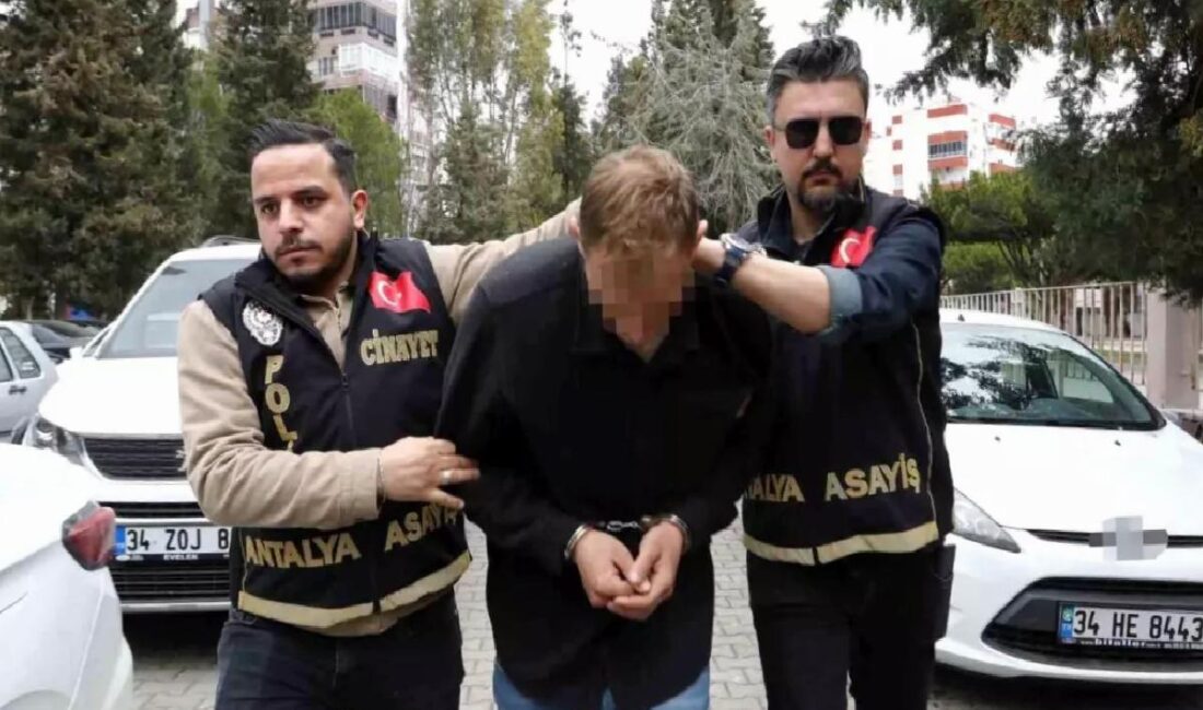 27 yaşındaki Oğuzhan Akyol, 65 yaşındaki babası Süleyman Akyol'u bıçaklayarak