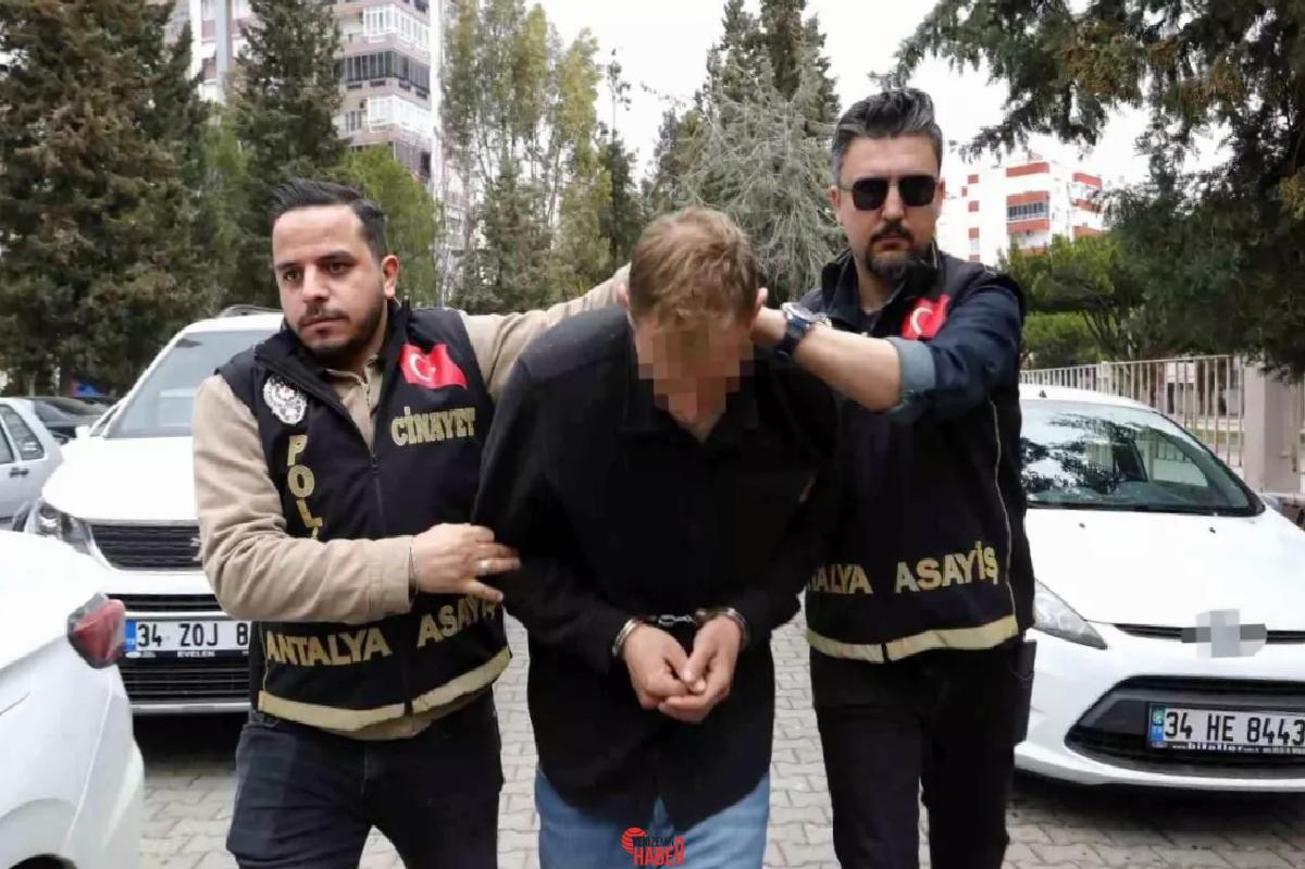 27 yaşındaki Oğuzhan Akyol, 65 yaşındaki babası Süleyman Akyol'u bıçaklayarak