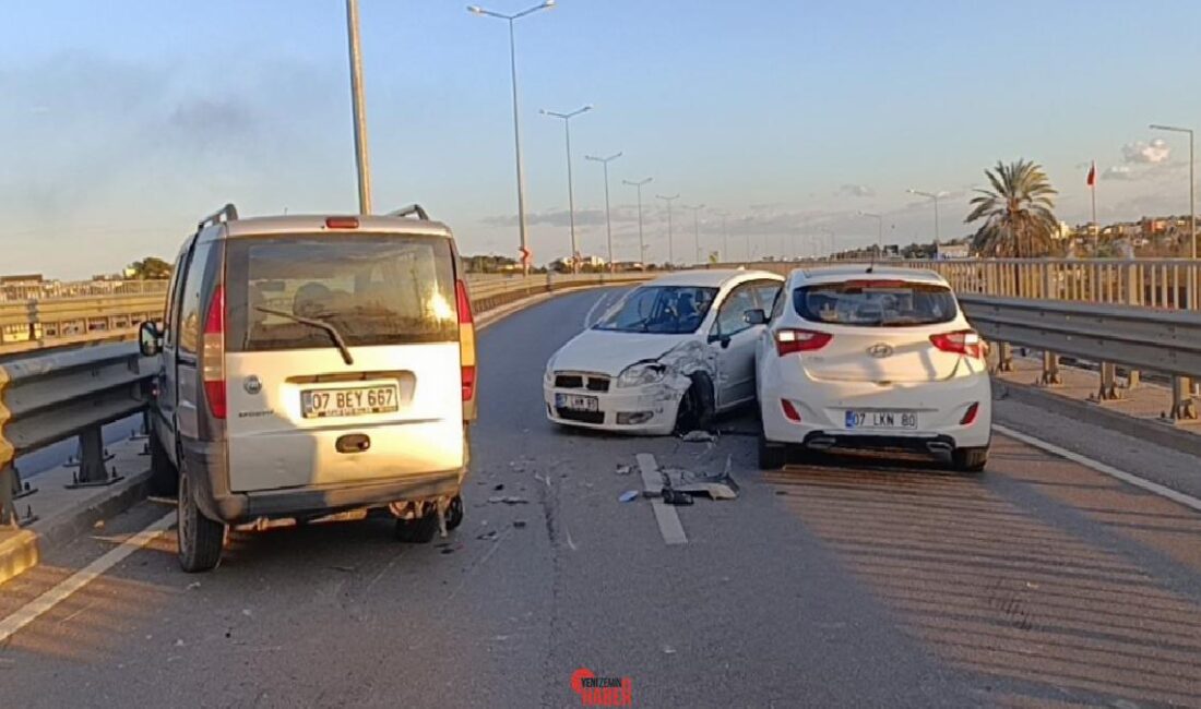 Alanya yolu üzerinde kaza yapan hafif ticari araca 2 aracın