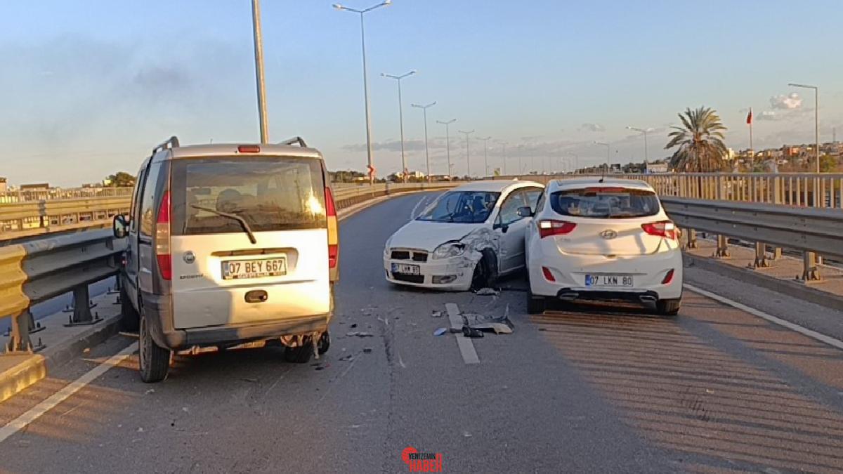 Alanya yolu üzerinde kaza yapan hafif ticari araca 2 aracın