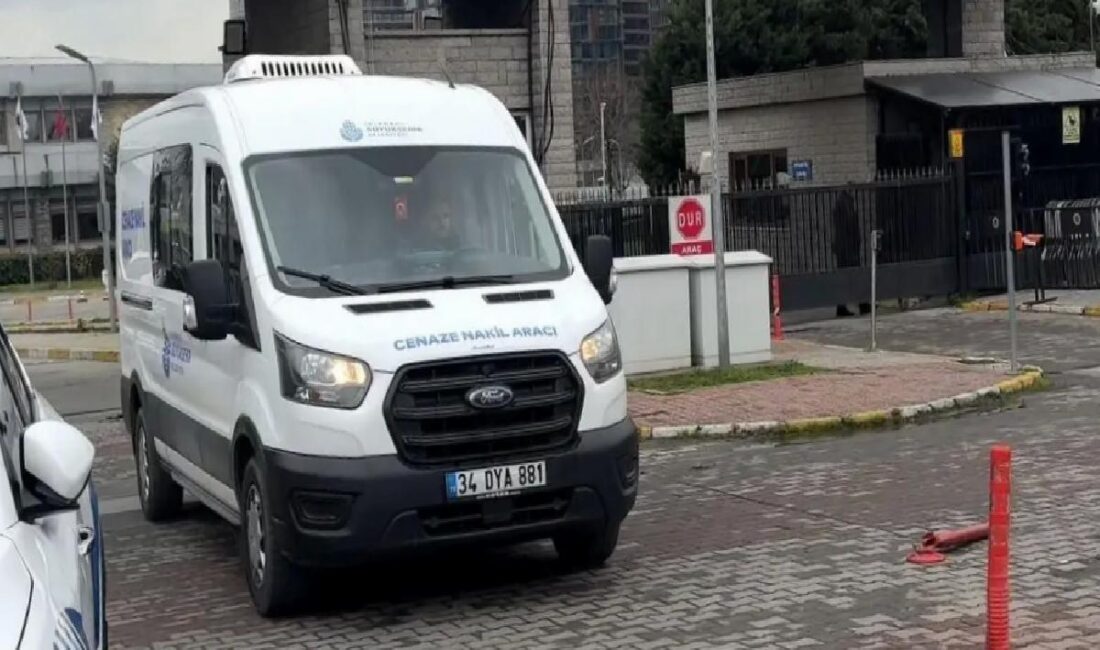 Avcılar'daki aile katliamında hayatını kaybedenlerin cenazeleri Adli Tıp'tan alındı ve