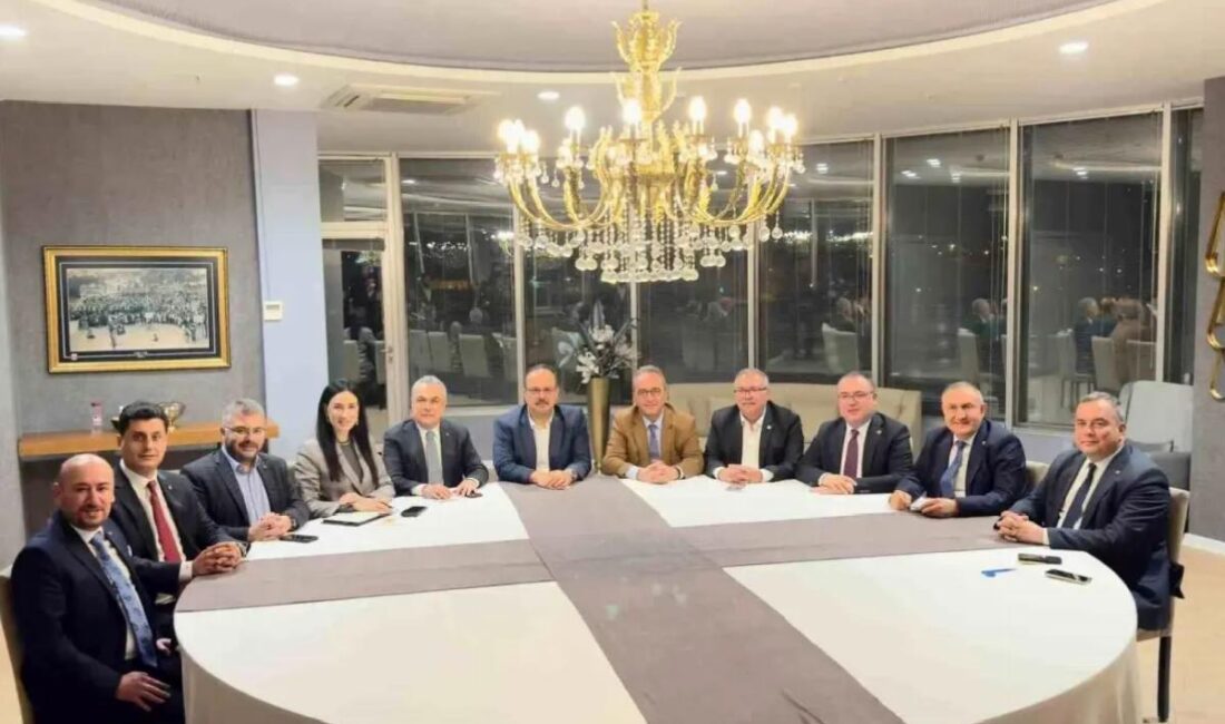 Aydın'da basına kapalı düzenlenen 'Birlik Yemeği' ile milletvekilleri lobiyi güçlendirme
