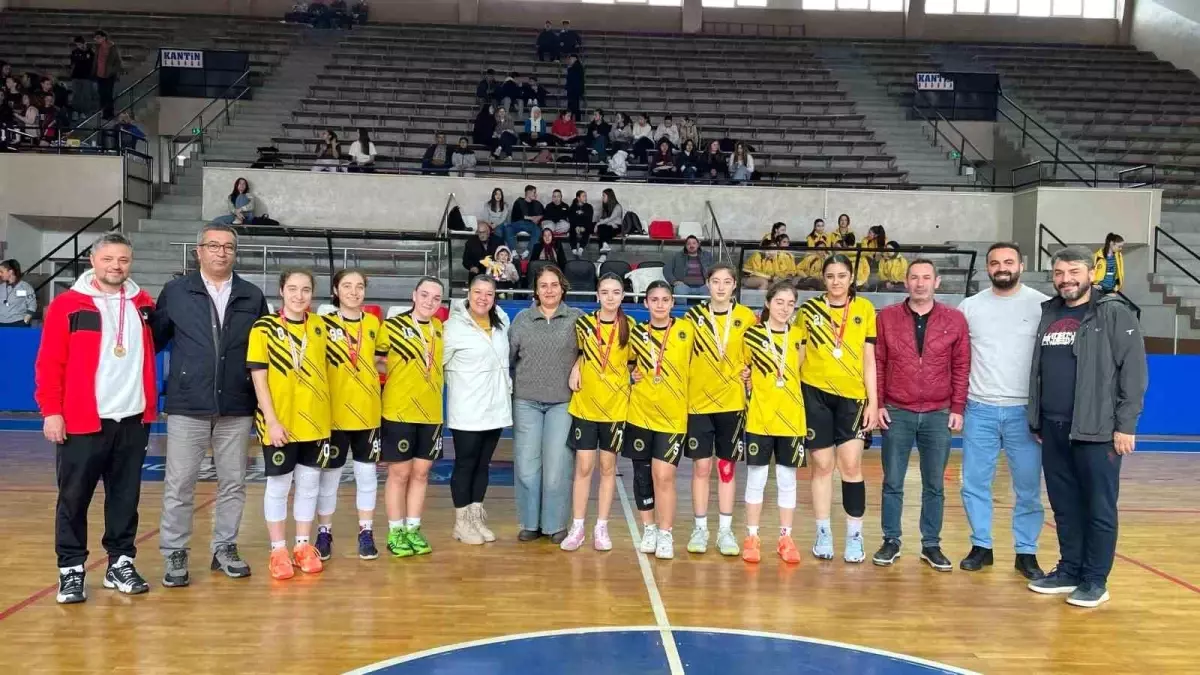 Okullar Ortası Basketbol Yıldız Kız-Erkek Küme Karşılaşmaları Aydın'da muvaffakiyetle tamamlandı.