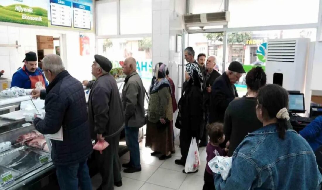 Aydın Büyükşehir Belediye Başkanı Özlem Çerçioğlu tarafından başlatılan 'Emekli Kart'