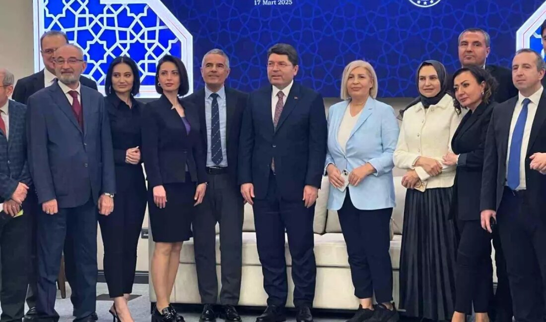 Dikmen Hakimevi'nde düzenlenen iftar programında basın mensuplarının sorularını cevaplayan Adalet