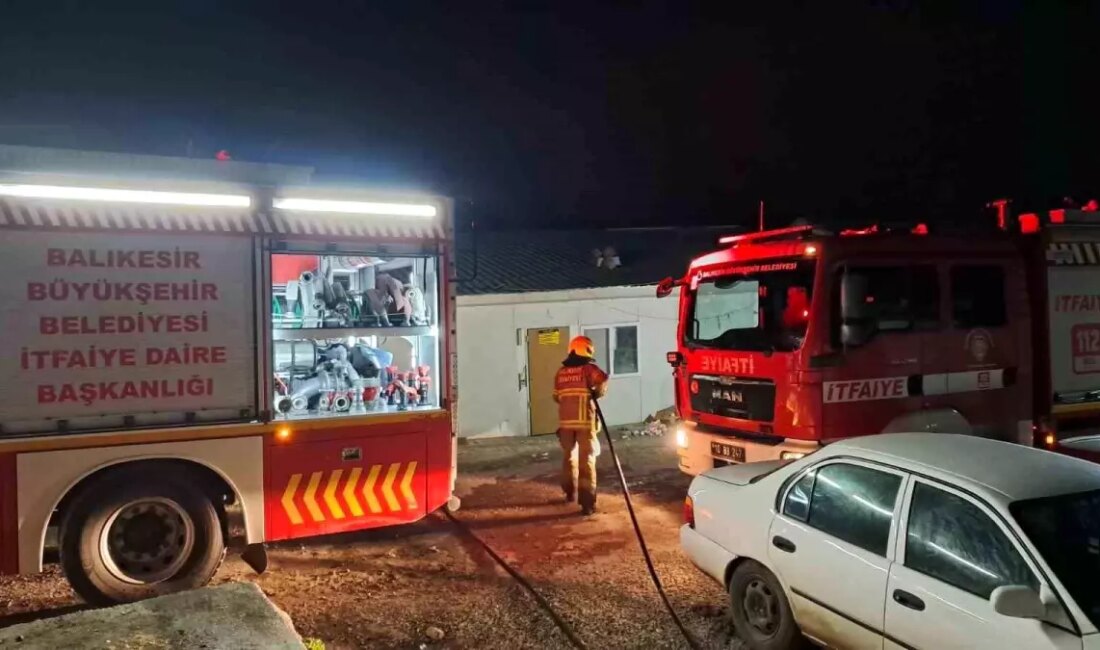 Altıeylül'de personellerin kaldığı konteynerde çıkan yangın itfaiye tarafından söndürüldü.