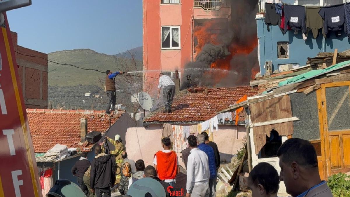 Erdek ilçesinde meydana gelen bir yangında, tek katlı bir mesken