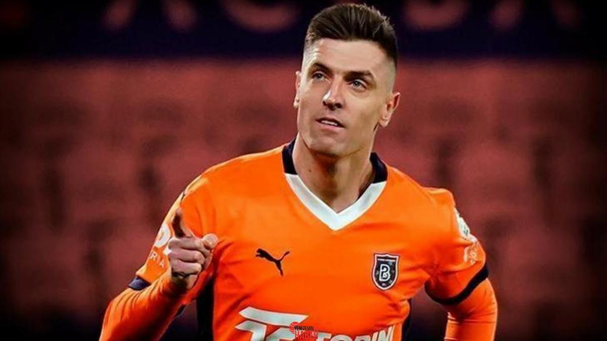 Trendyol Süper Lig'de Rams Başakşehir forması giyen Polonyalı santrfor Krzysztof