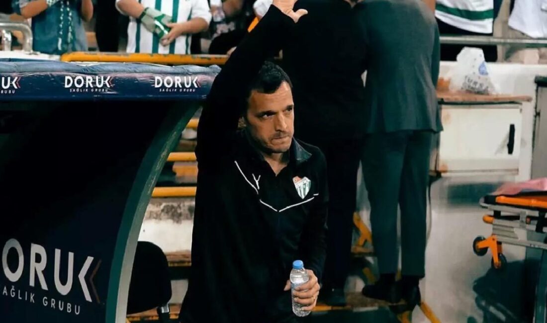 TFF 3. Lig gruplarından Bursaspor, Pablo Martin Batalla ile karşılıklı