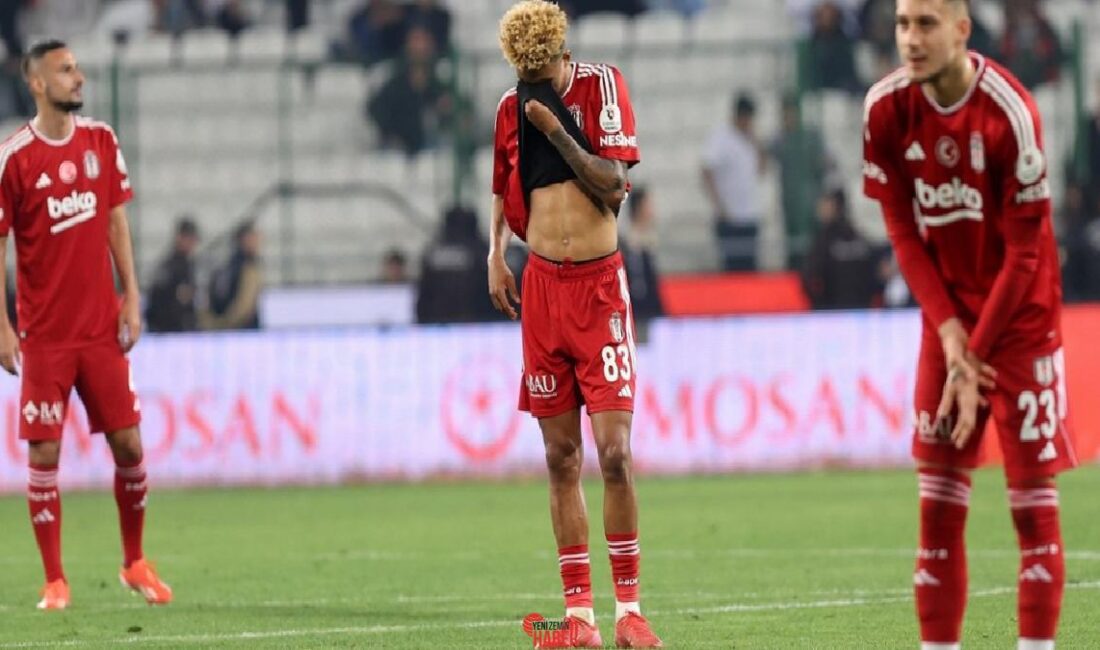 Beşiktaş'ın taraftar kümesi Çarşı, Konyaspor yenilgisinin akabinde siyah-beyazlı futbolcular hakkında