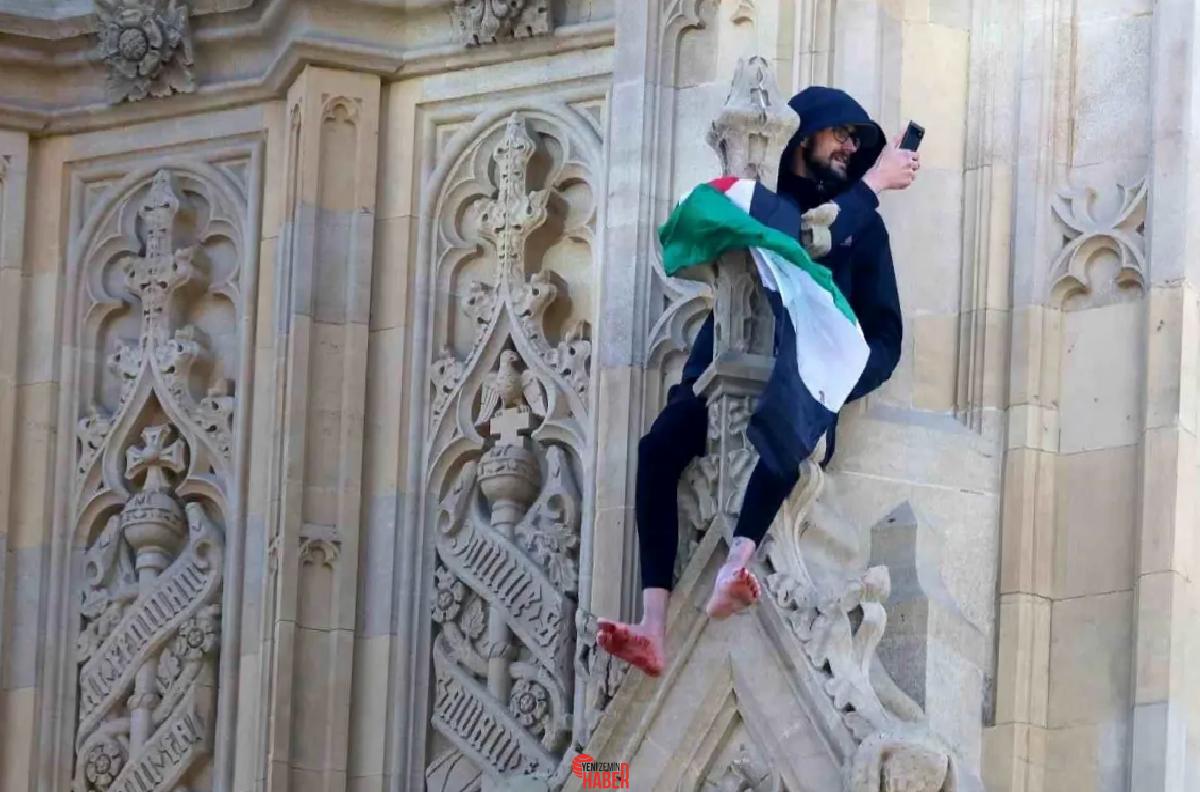 Big Ben Saat Kulesi'ne tırmanan bir şahıs, acil servislerle saatlerdir