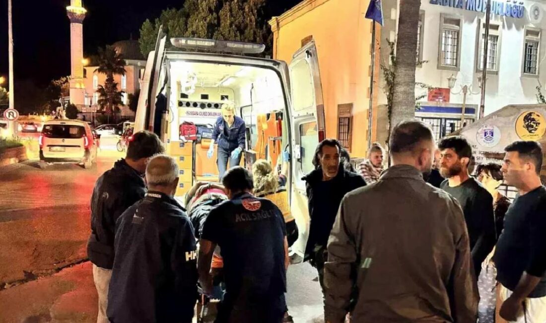 Bodrum'da motosiklet, yolun karşısına geçmek isteyen yayaya çarptı; 2 kişi