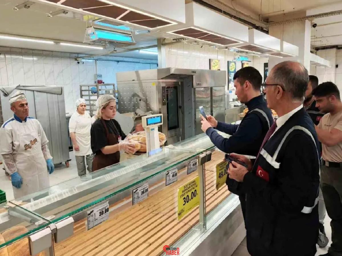 Ticaret Bakanlığı, Bursa'da 76 günde 1.021 işletmede 392 bin eseri