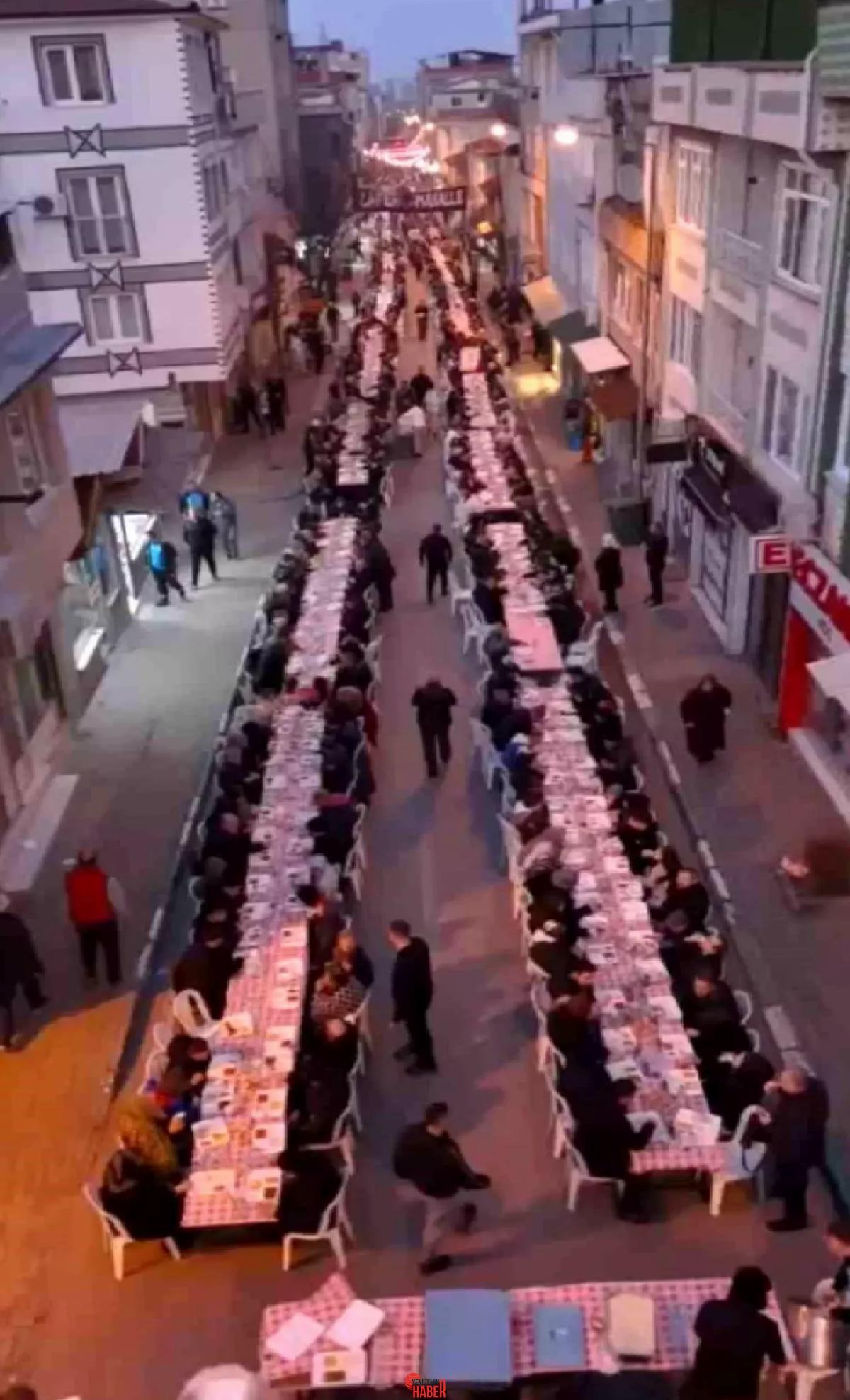 Bursa'nın Osmangazi ilçesinde Zafer ve Namıkkemal Mahallesi'nde gençler, 2 bin