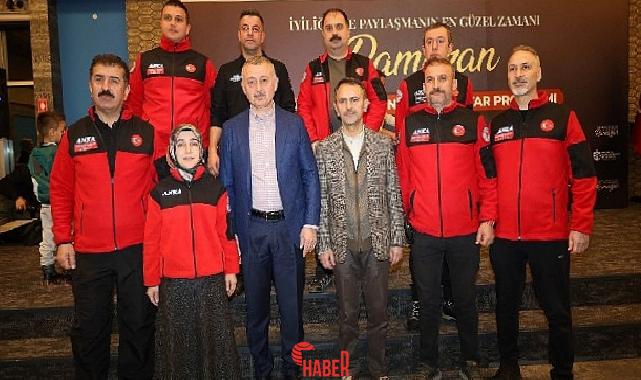 Kocaeli Büyükşehir Belediye Başkanı Doç.Dr.Tahir Büyükakın, Kocaeli Afet Gönüllüleri İftar